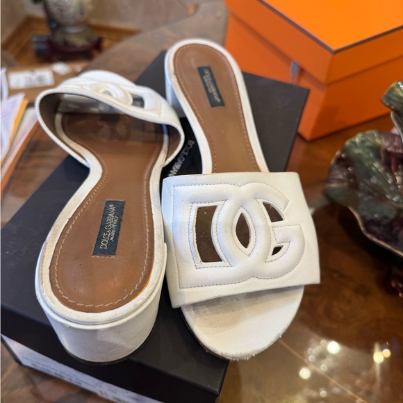 Dolce &Gabvana DG cutout logo sandals block heel Sz 39.5 USA Sz 9.5 - Picture 10 of 16